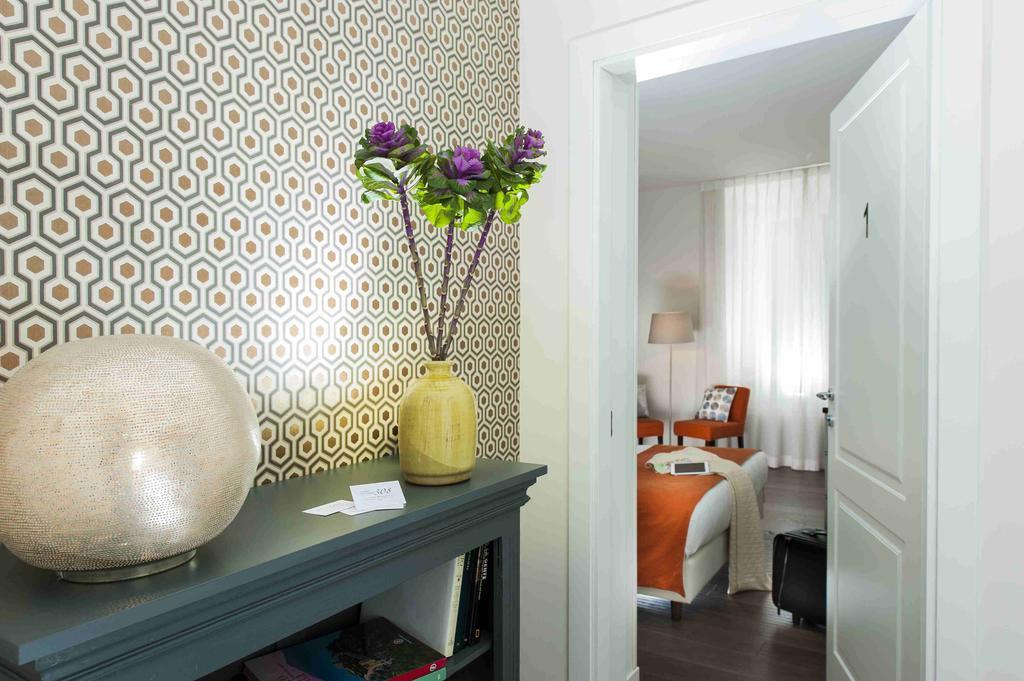Corso Vittorio 308 Bed & Breakfast โรม ภายนอก รูปภาพ