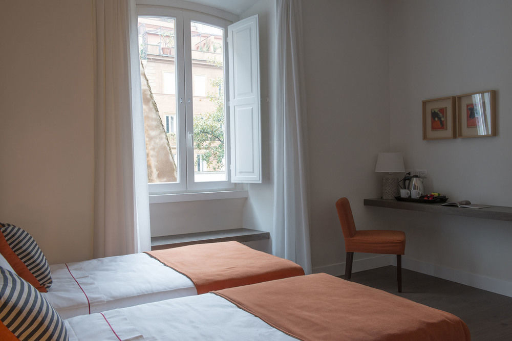 Corso Vittorio 308 Bed & Breakfast โรม ภายนอก รูปภาพ