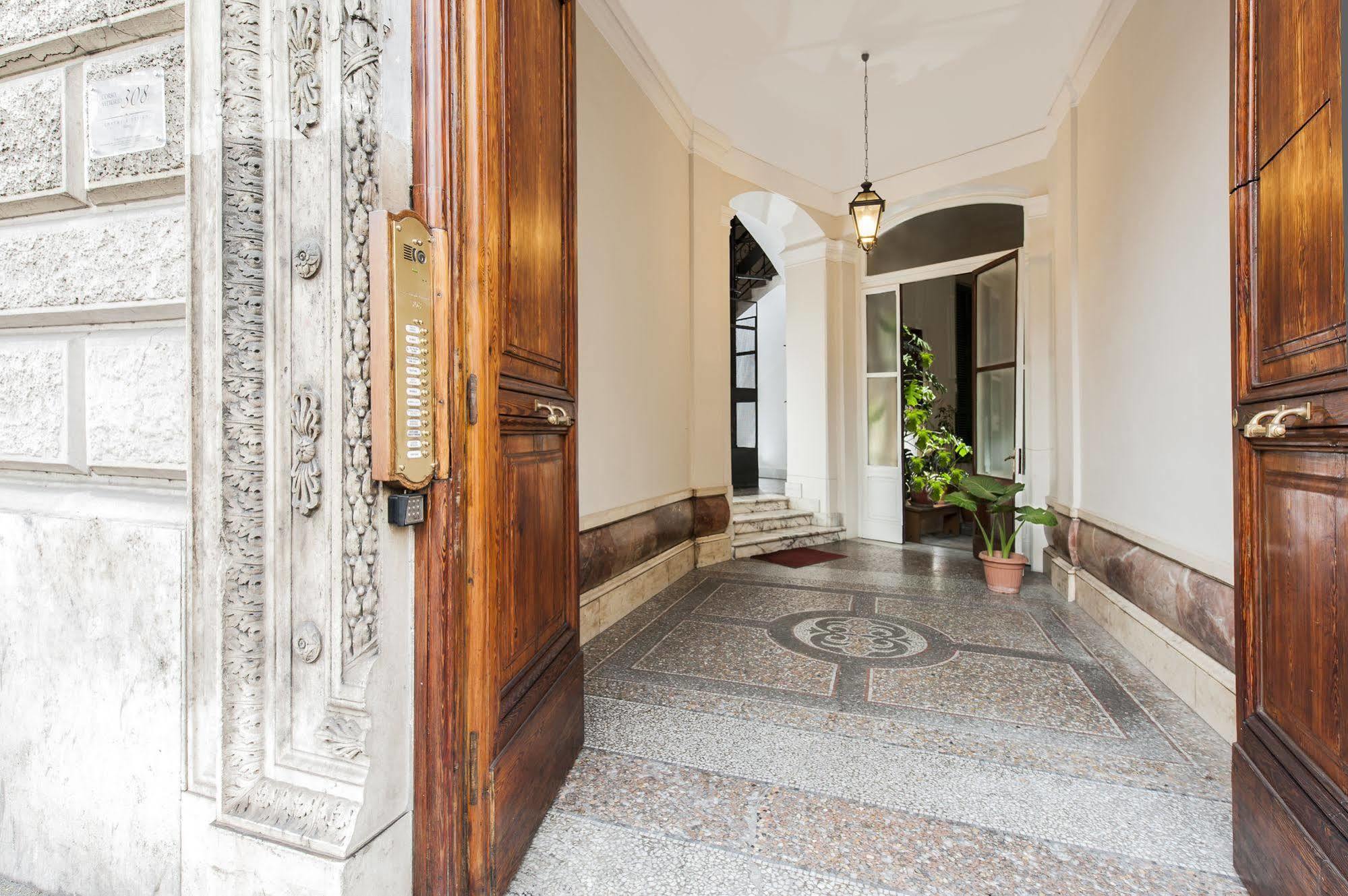 Corso Vittorio 308 Bed & Breakfast โรม ภายนอก รูปภาพ