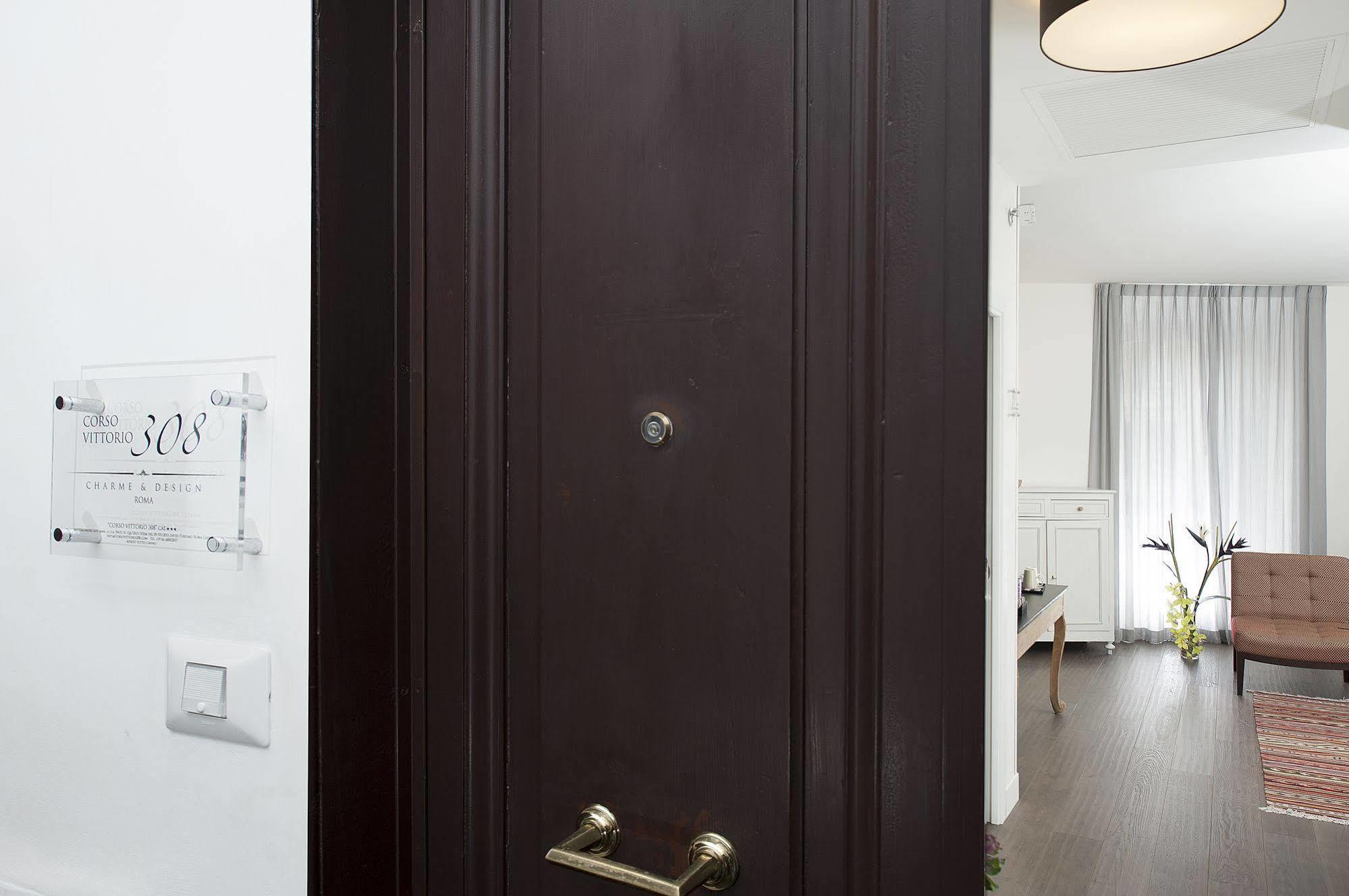 Corso Vittorio 308 Bed & Breakfast โรม ภายนอก รูปภาพ